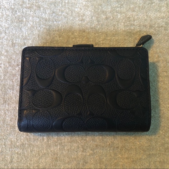 NEW Coach Signature Wallet - Picture 2 of 6